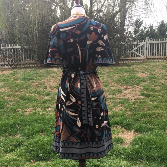 BCBG Maxazaria Large Dress Stylish Pattern - Picture 2 of 7